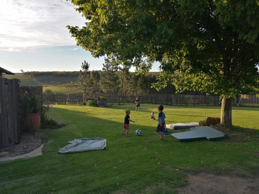 Rocks & Roses Farm Stay Lochiel Exterior foto